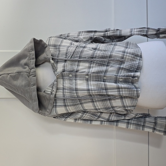 American Eagle Outfitters Tops - American Eagle Outfitters Gray and White Plaid Button-Down Shirt